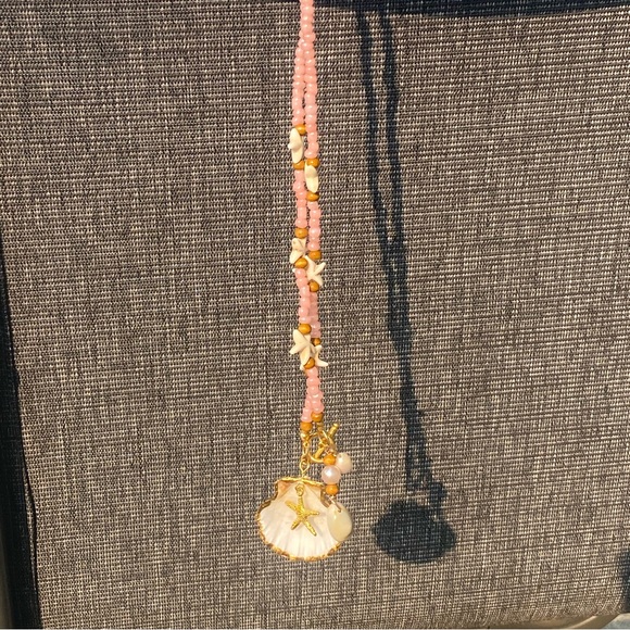 Natural Shell Gilded in Gold Leaf with a Starfish-Freshwater Pearl Boho Necklace - Picture 4 of 8